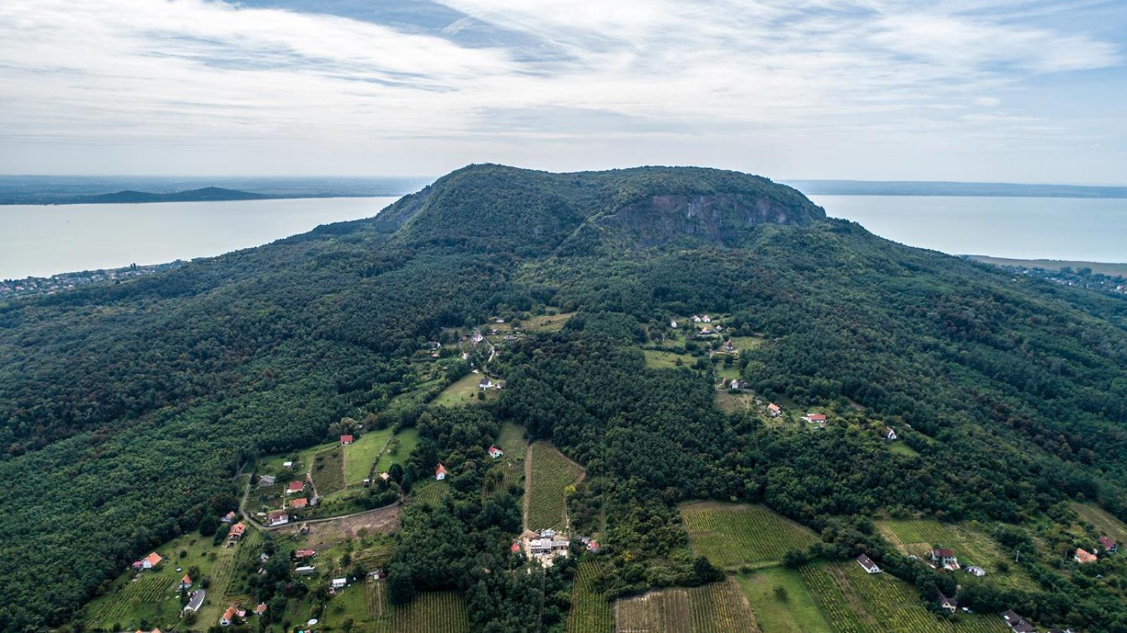 Erdodi Pince Badacsony Villa Nemesgulács Buitenkant foto